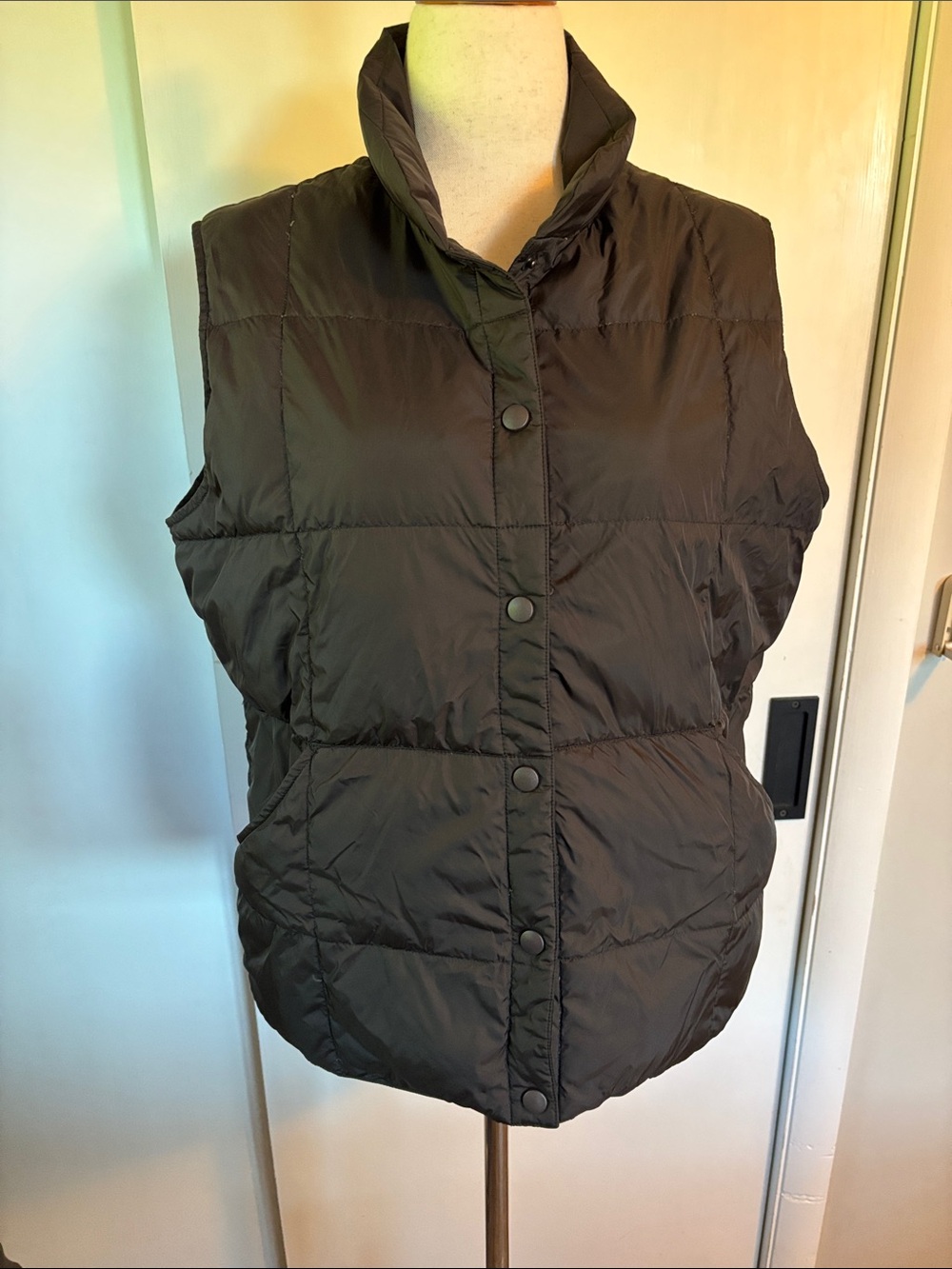 Lands' End Quilted Puffer Vest in Black